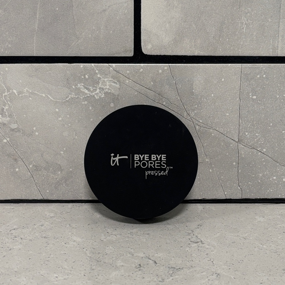 It Cosmetics Bye Bye Pores Pressed Powder
